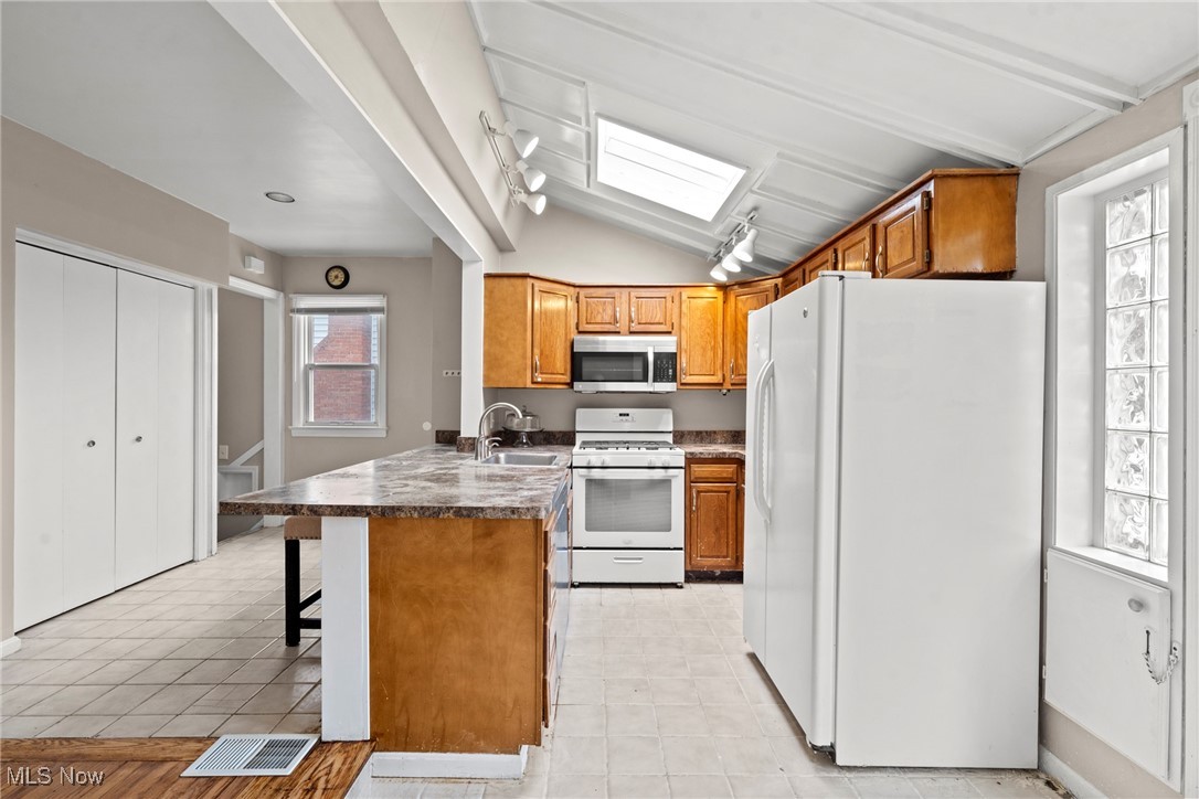 249 E 285th Street, Willowick, Ohio image 6
