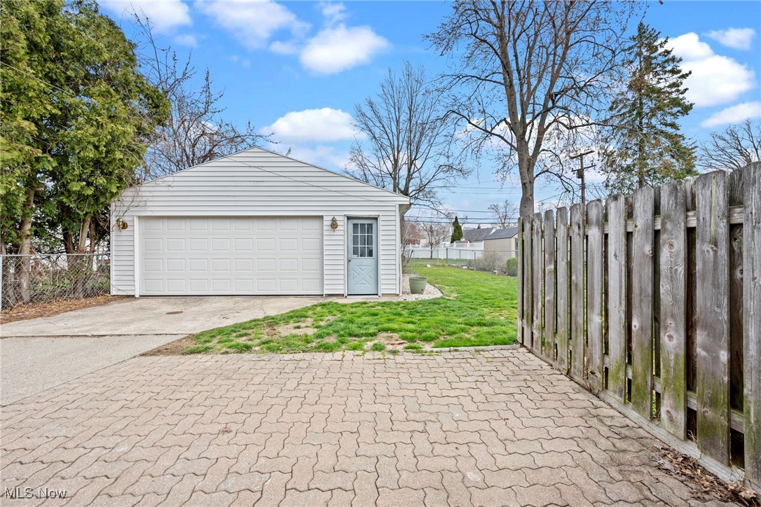 249 E 285th Street, Willowick, Ohio image 33