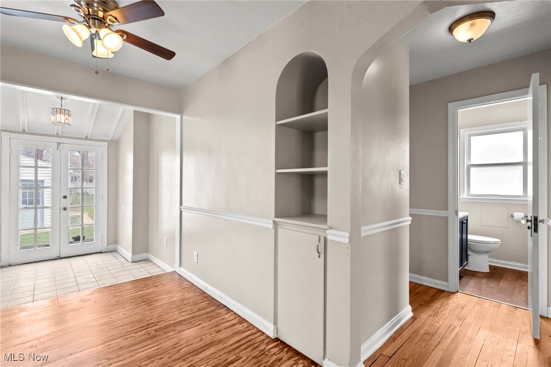 249 E 285th Street, Willowick, Ohio image 12