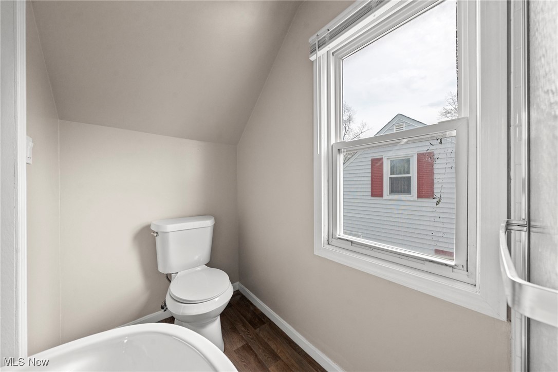 249 E 285th Street, Willowick, Ohio image 24