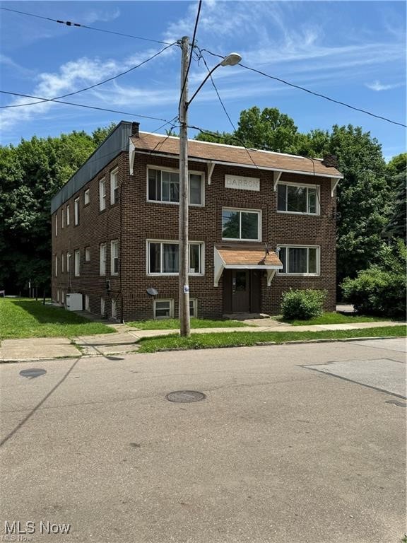 42 E Tallmadge Avenue