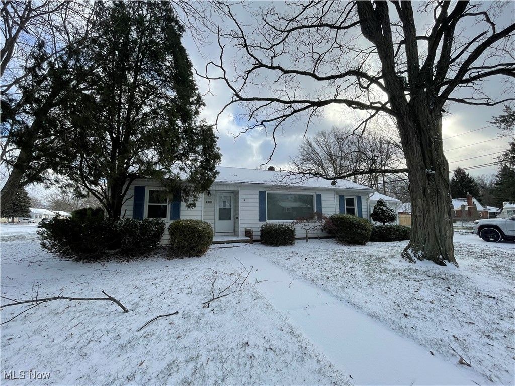 Photo of 1401 Missouri Avenue, Lorain, OH 44052 (MLS # 5176831)