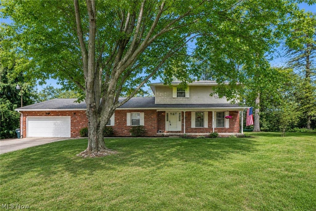 Photo of 4029 Bel Air Avenue NW, Canton, OH 44718 (MLS # 5210396)