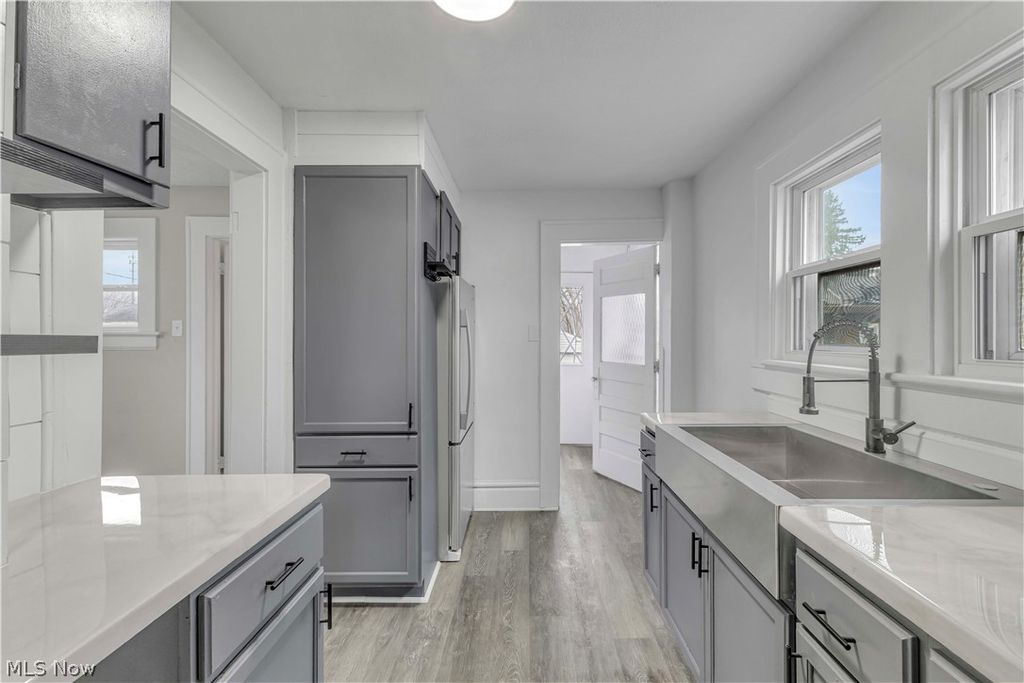 Photo of 642 Nutwood Avenue, Cuyahoga Falls, OH 44221 (MLS # 5187730)