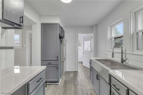 Tiny photo for 642 Nutwood Avenue, Cuyahoga Falls, OH 44221 (MLS # 5187730)