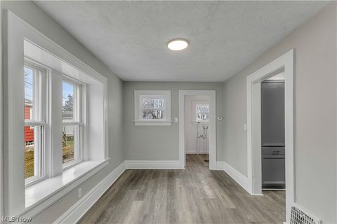 Tiny photo for 642 Nutwood Avenue, Cuyahoga Falls, OH 44221 (MLS # 5187730)