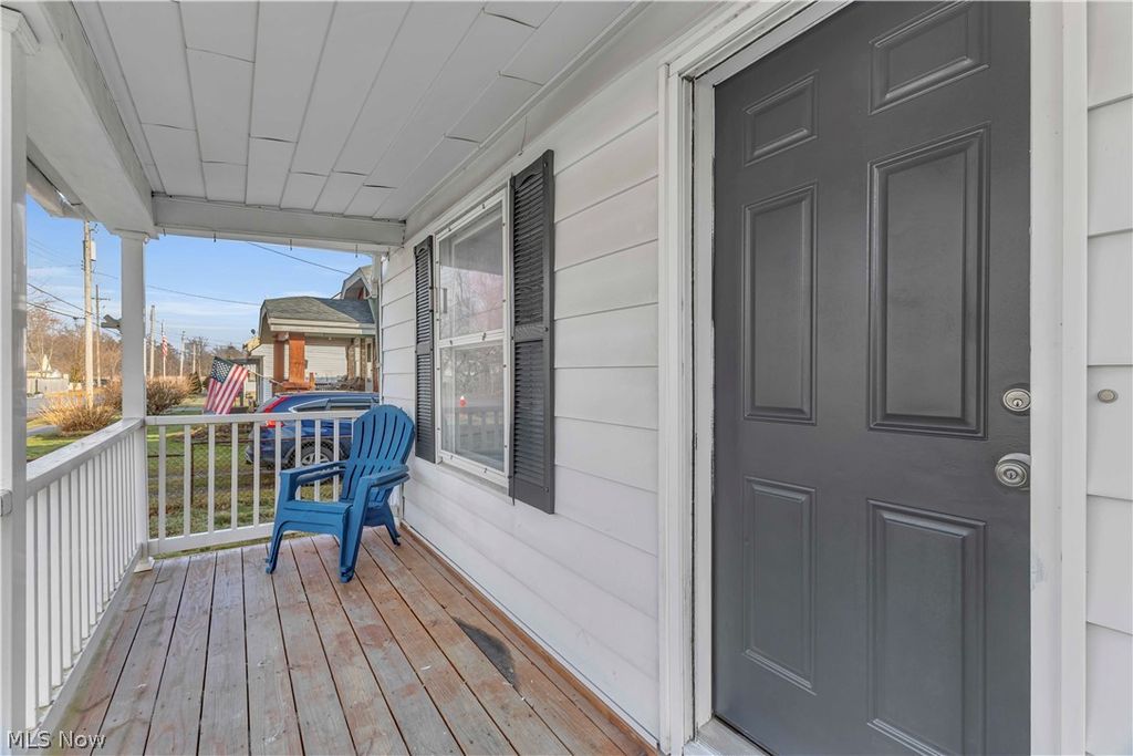 Photo of 642 Nutwood Avenue, Cuyahoga Falls, OH 44221 (MLS # 5187730)