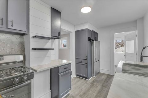 Tiny photo for 642 Nutwood Avenue, Cuyahoga Falls, OH 44221 (MLS # 5187730)