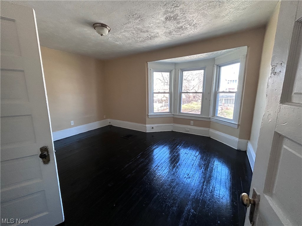 Superior Park 01 - Residential Income