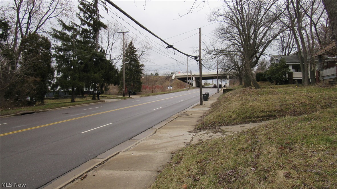 Great vacant Lot,Ready for Apartment complex Or three Unit , Transportation At Street , Water and Sewer ready At Curb 1.139 acre