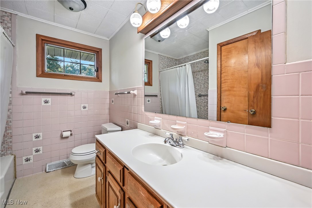 Salem, Ohio 44460, United States, 4 Bedrooms Bedrooms, ,2 BathroomsBathrooms,Residential,Active,166042