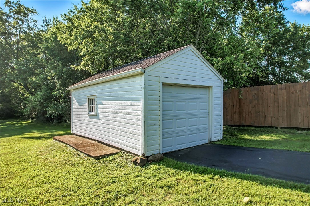 Salem, Ohio 44460, United States, 4 Bedrooms Bedrooms, ,2 BathroomsBathrooms,Residential,Active,166042