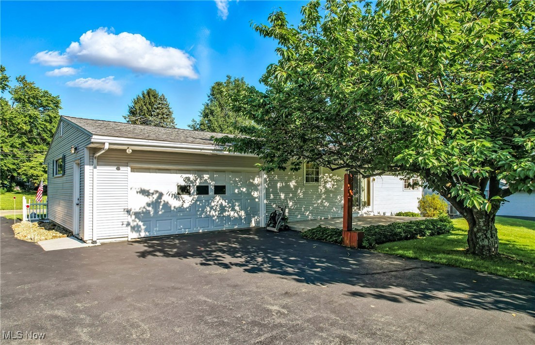 Salem, Ohio 44460, United States, 4 Bedrooms Bedrooms, ,2 BathroomsBathrooms,Residential,Active,166042