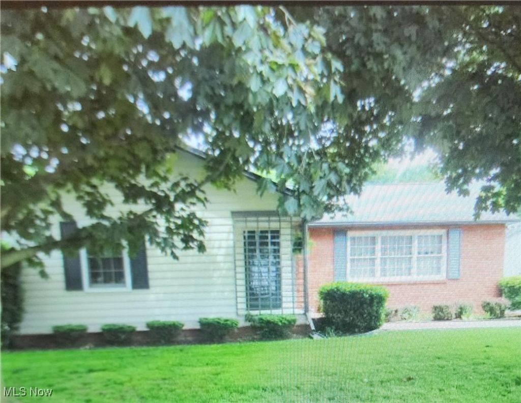 Photo of 1324 Chestnut Street, Dresden, OH 43821 (MLS # 5181387)