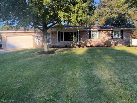 Homes For Sale - 1333 Clarence Street<br/> Uniontown, OH 44685