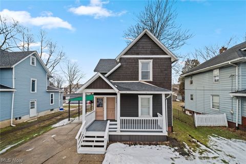 Photo of 1122 Hoover Place NW, Canton, OH 44703 (MLS # 5187993)