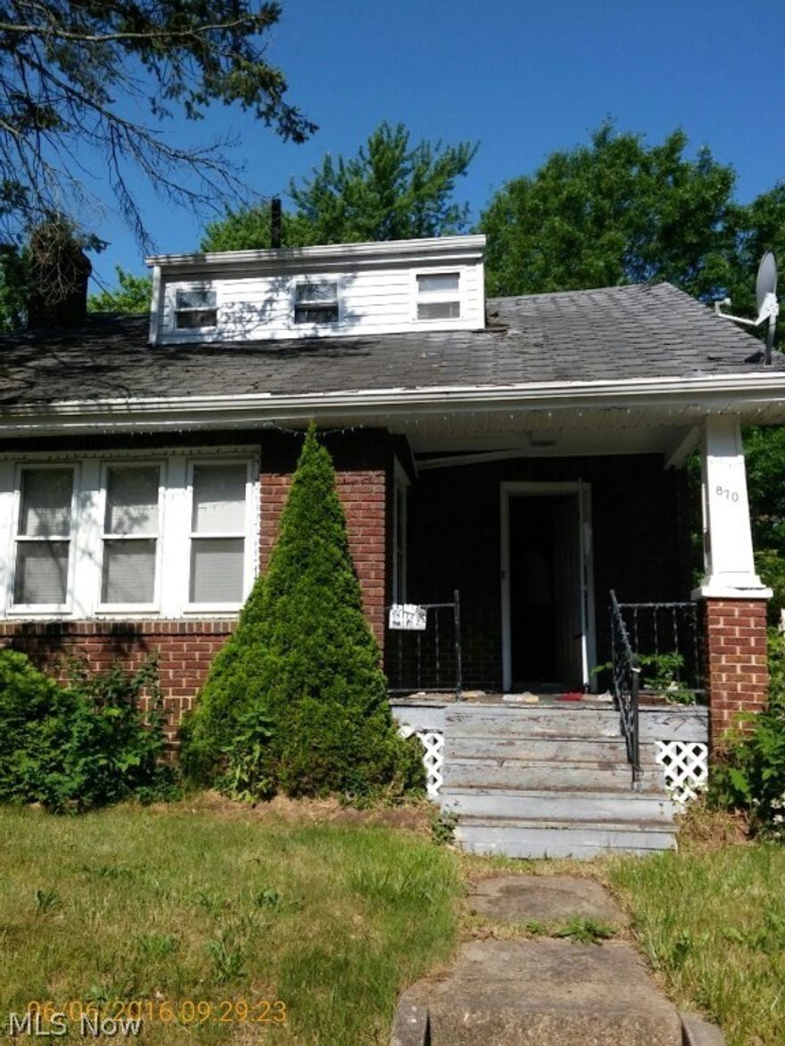 Great Investment Opportunity!! This spacious bungalow features 3 bedrooms; 1 bath. Formal Dining Room; Living Room offers plenty of windows to allow the natural light in. Full Basement for extra storage. Schedule your showing and make this your home Today!!