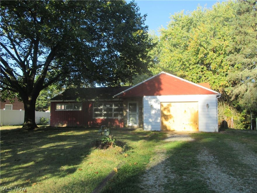 3 bedroom ranch located in New Franklin. Spacious living room with a fireplace for those cool nights coming soon. 1 car attached garage.