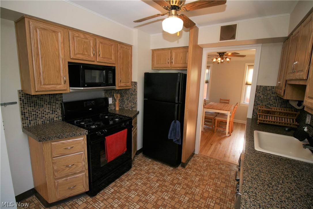 E A Markhams Richmond Manor S - Residential