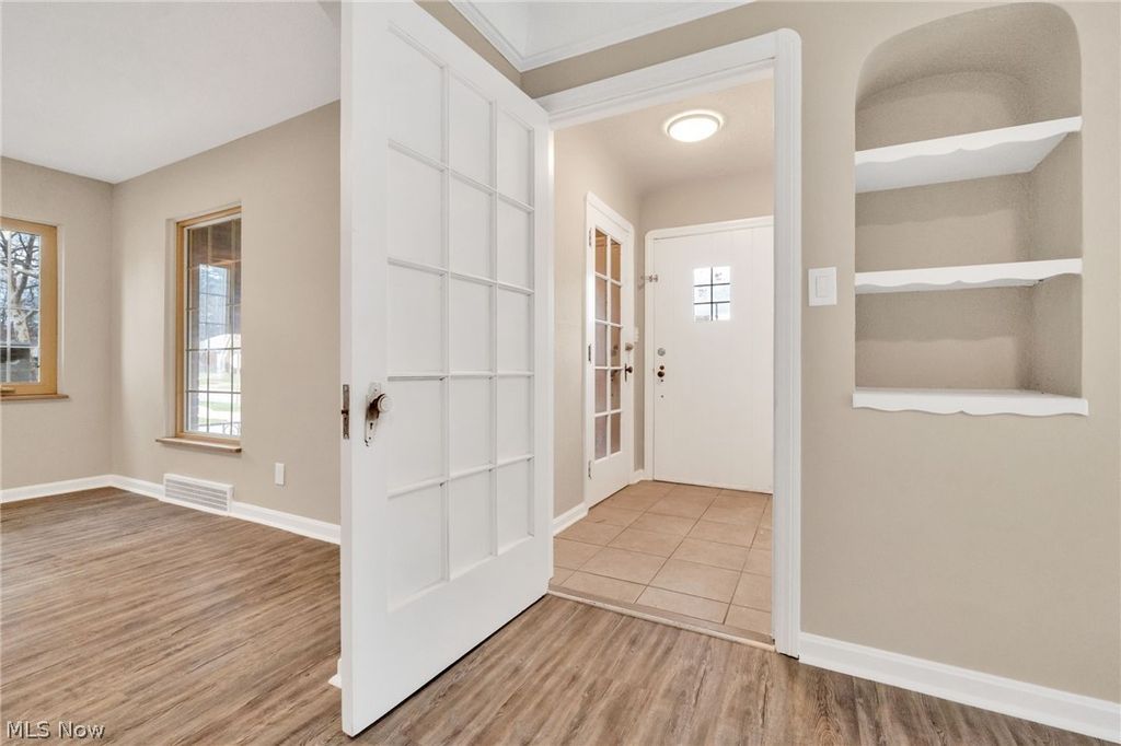 Photo of 4870 W 14th Street, Cleveland, OH 44109 (MLS # 5193275)