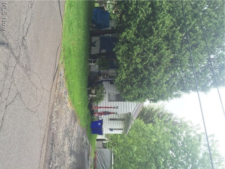 This house is being sold AS-IS.All items will be removed before possession.