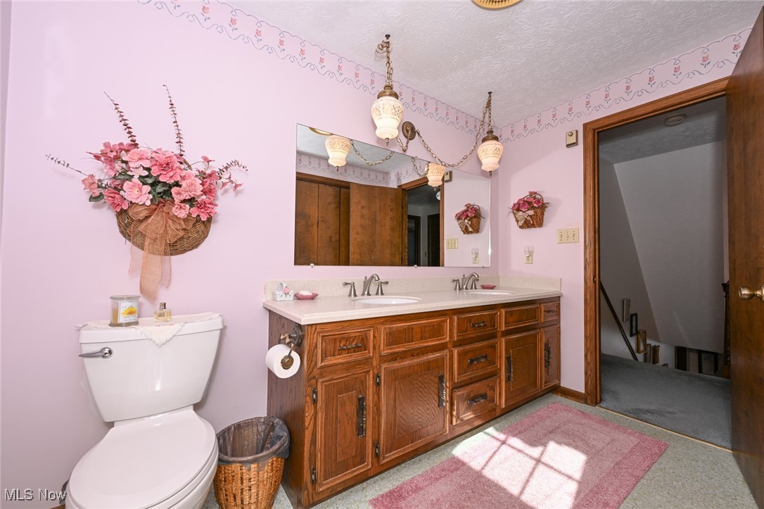 886 Wisteria Drive, Barberton, Ohio image 27