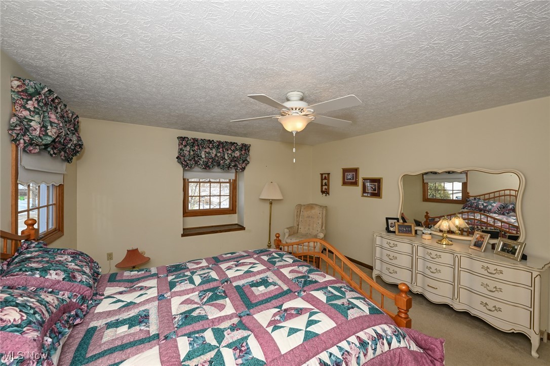 886 Wisteria Drive, Barberton, Ohio image 23