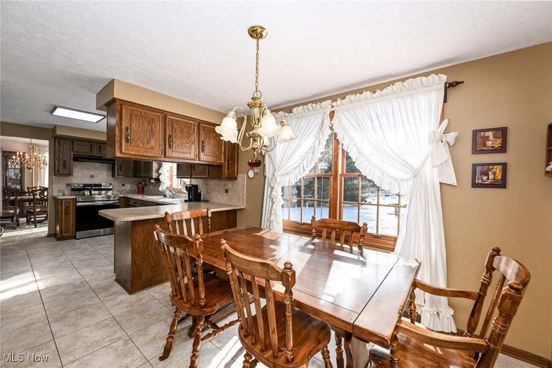 886 Wisteria Drive, Barberton, Ohio image 11