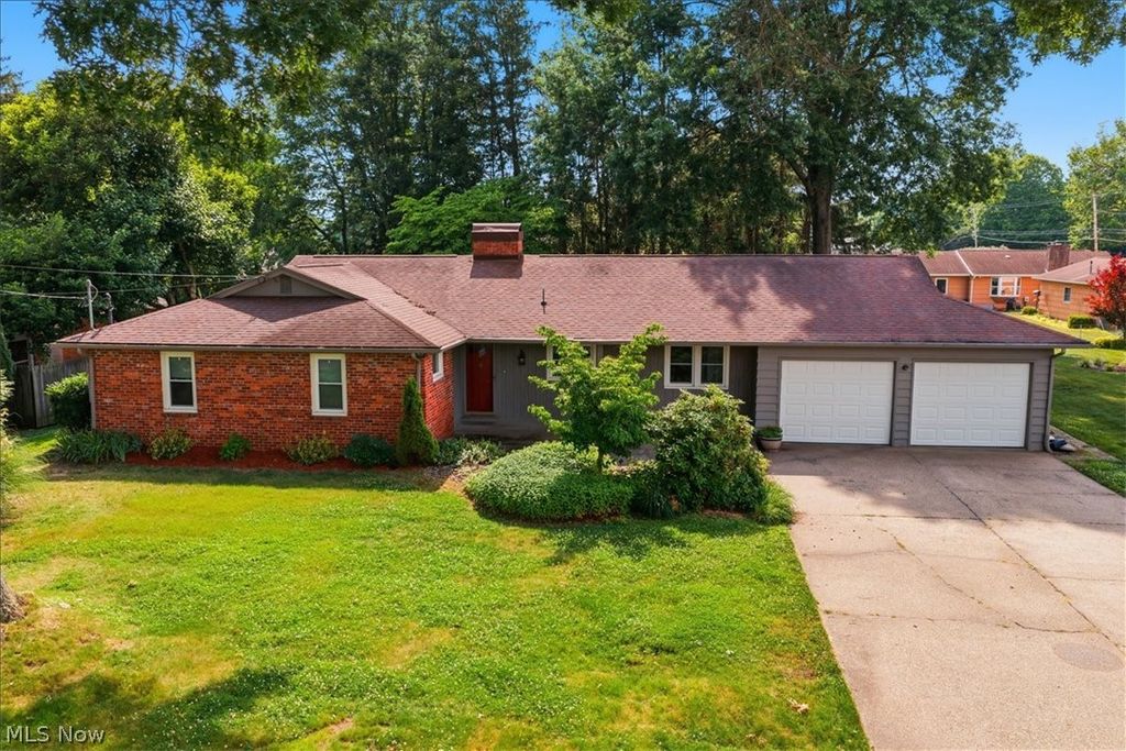 Photo of 303 Keeler Drive DR, Marietta, OH 45750 (MLS # 5218286)