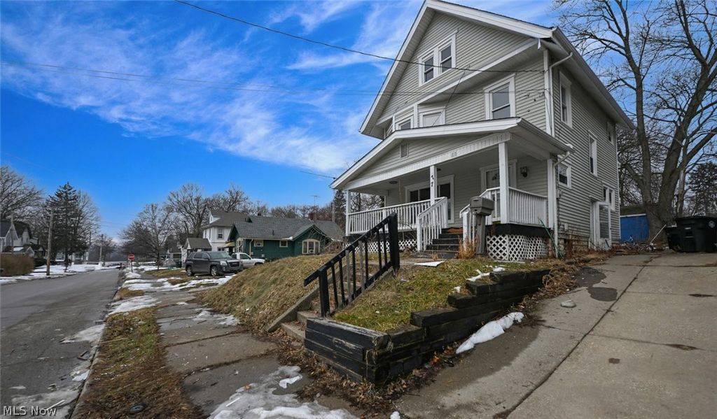 Photo of 77 W Mildred Avenue, Akron, OH 44310 (MLS # 5187352)