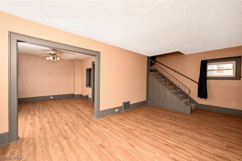 Tiny photo for 77 W Mildred Avenue, Akron, OH 44310 (MLS # 5187352)