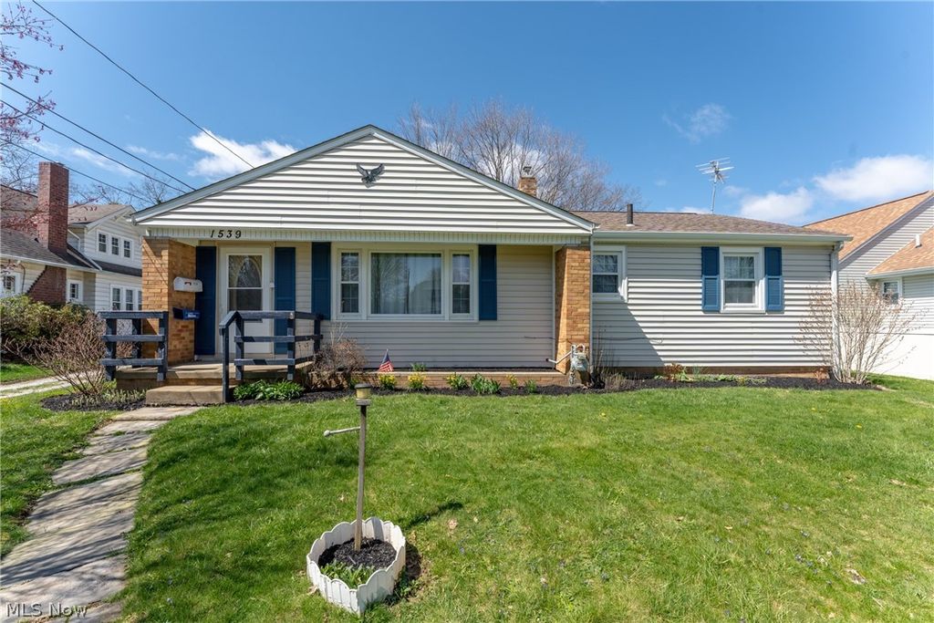 Photo of 1539 Parkway Boulevard, Alliance, OH 44601 (MLS # 5198953)