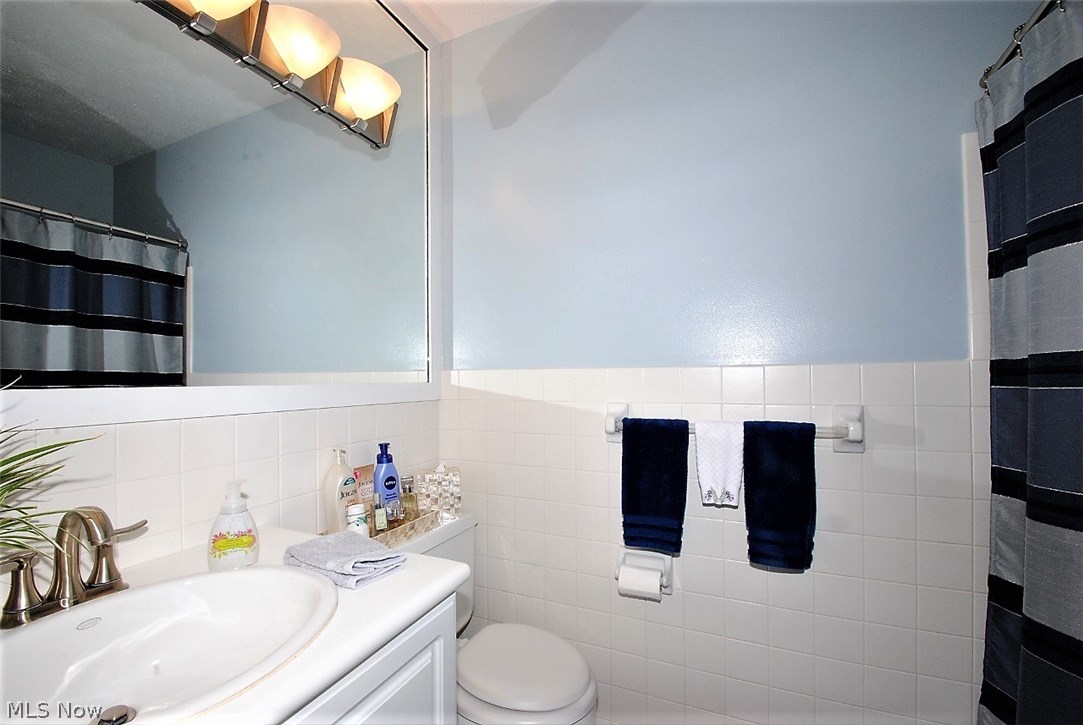 Acacia/Green Condo - Residential