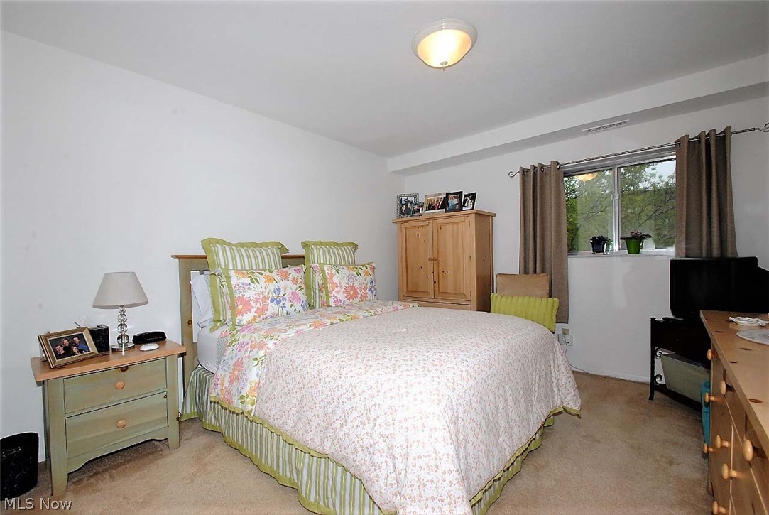 Acacia/Green Condo - Residential