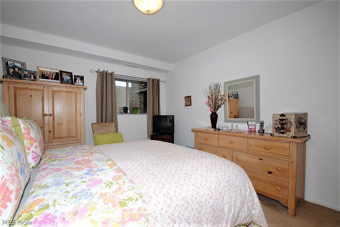 Acacia/Green Condo - Residential