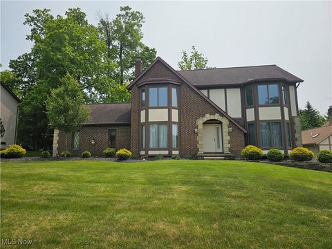 6671 Queens Way North Royalton OH 44133