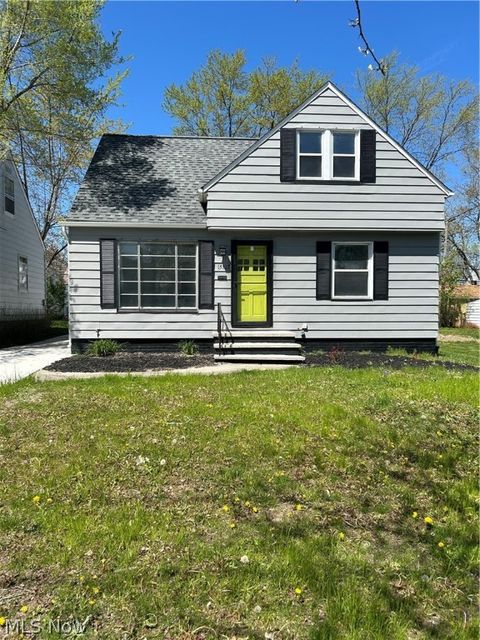 Single Family Residence in Maple Heights OH 15317 Rockside Road.jpg