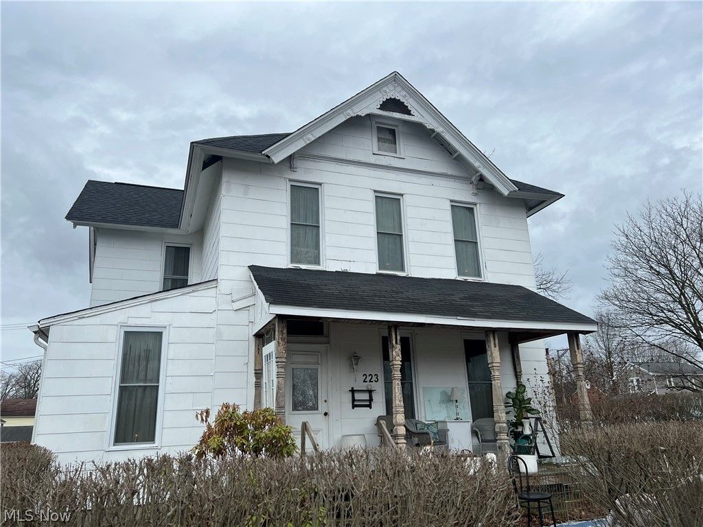 Photo of 223 S Main Street, Columbiana, OH 44408 (MLS # 5192662)