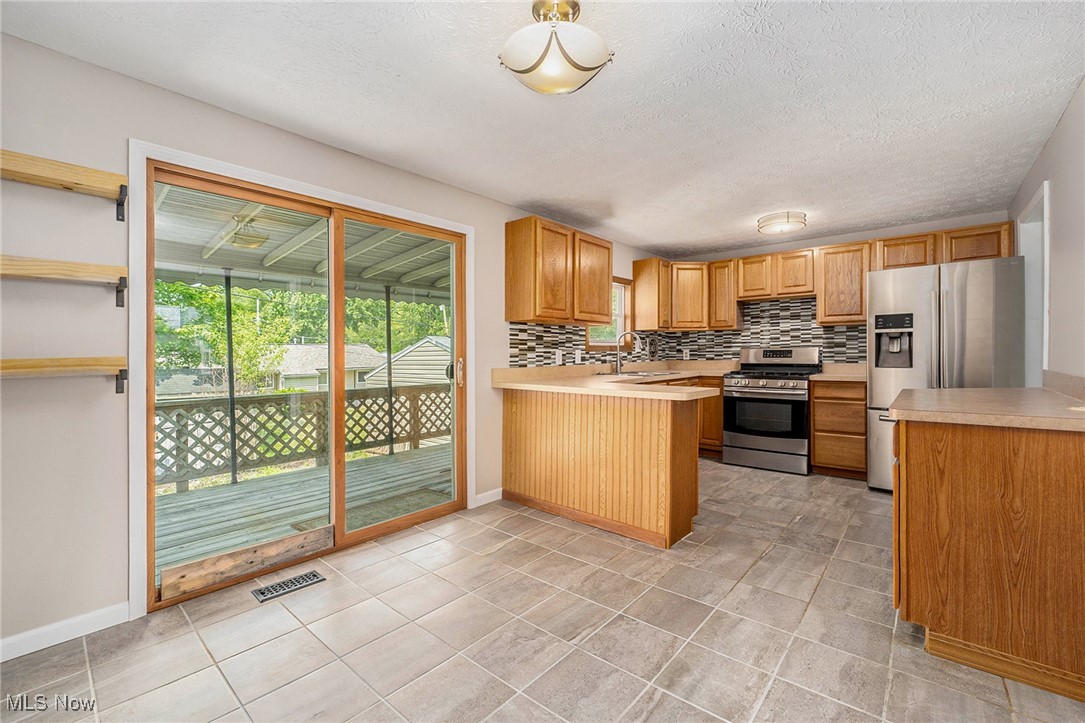 1474 Deermont Avenue, Madison, Ohio image 4