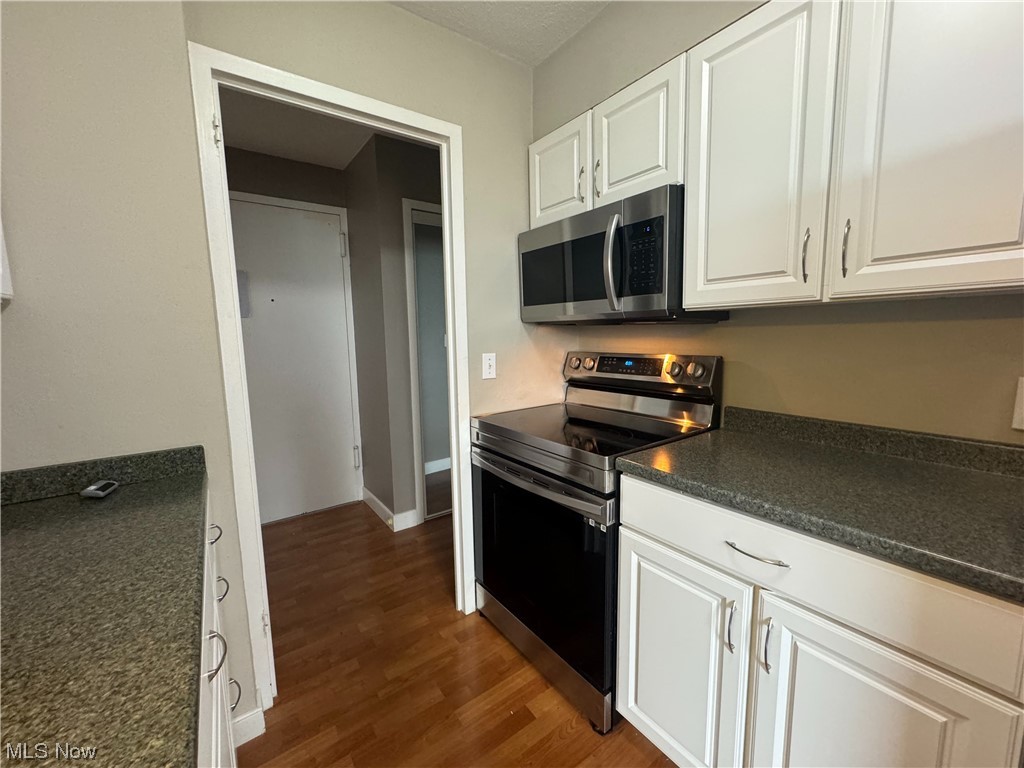 Lake House Condo - Residential