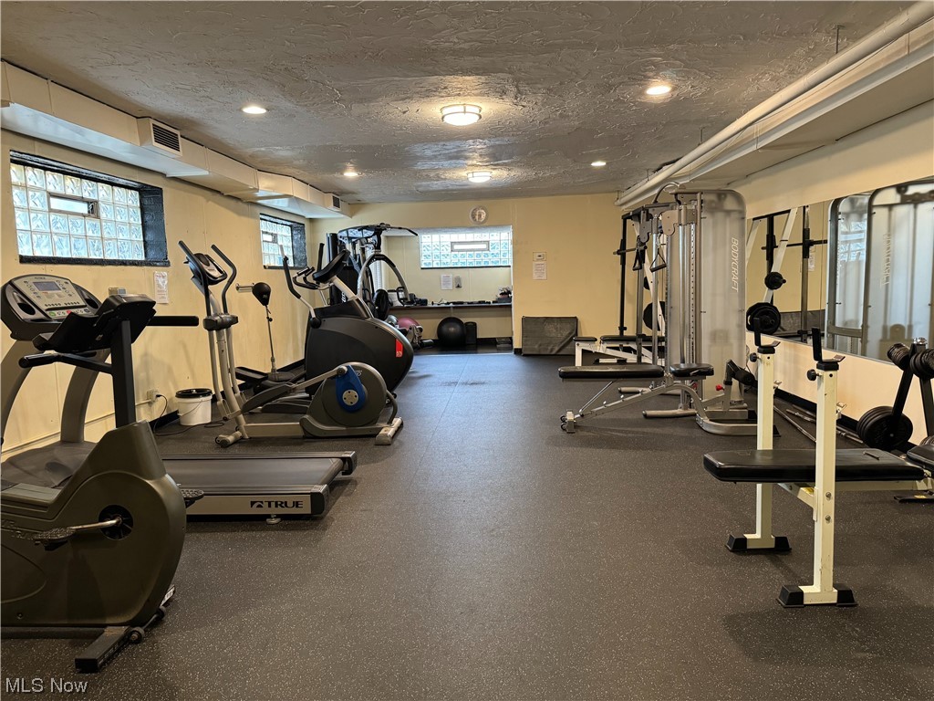 Lake House Condo - Residential