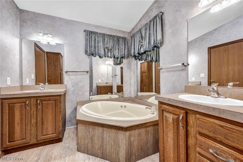 Tiny photo for 557 Chambers Road, Chardon, OH 44024 (MLS # 5255155)