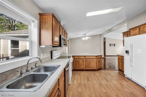 Tiny photo for 557 Chambers Road, Chardon, OH 44024 (MLS # 5255155)