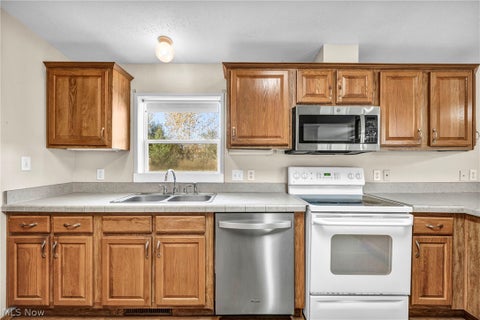 Tiny photo for 557 Chambers Road, Chardon, OH 44024 (MLS # 5255155)