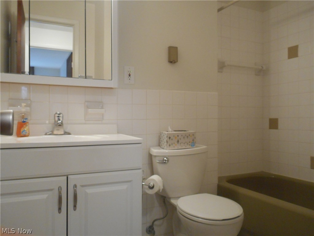 Silver Lake Towers - Residential