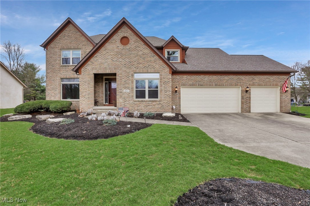8823 Chateau Drive, Pickerington, Ohio image 2