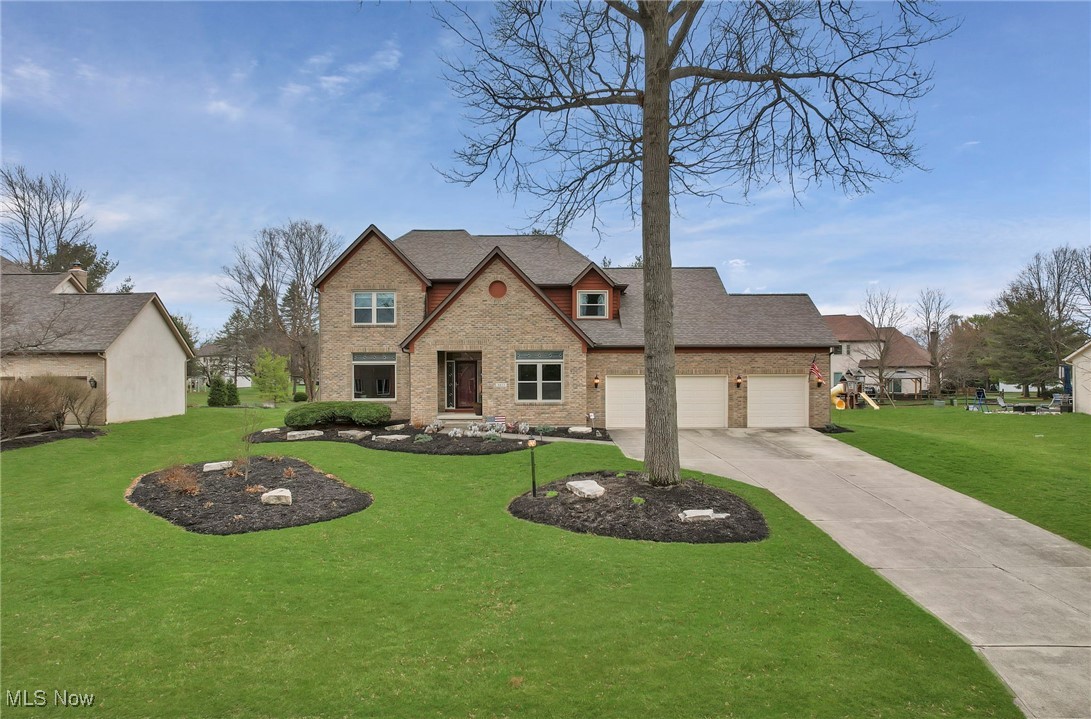 8823 Chateau Drive, Pickerington, Ohio image 3