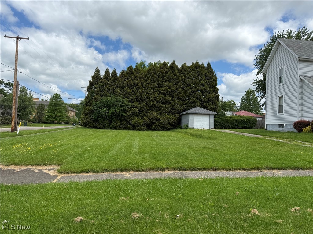 W Maryland Avenue, Sebring, Ohio image 1