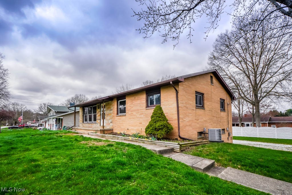 552 Dan Avenue, Canal Fulton, Ohio image 32