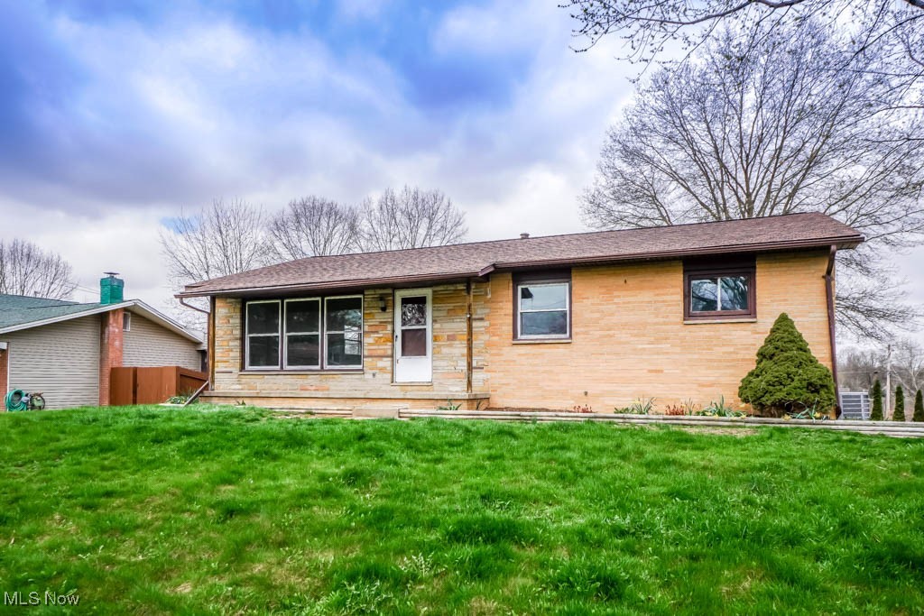 552 Dan Avenue, Canal Fulton, Ohio image 1